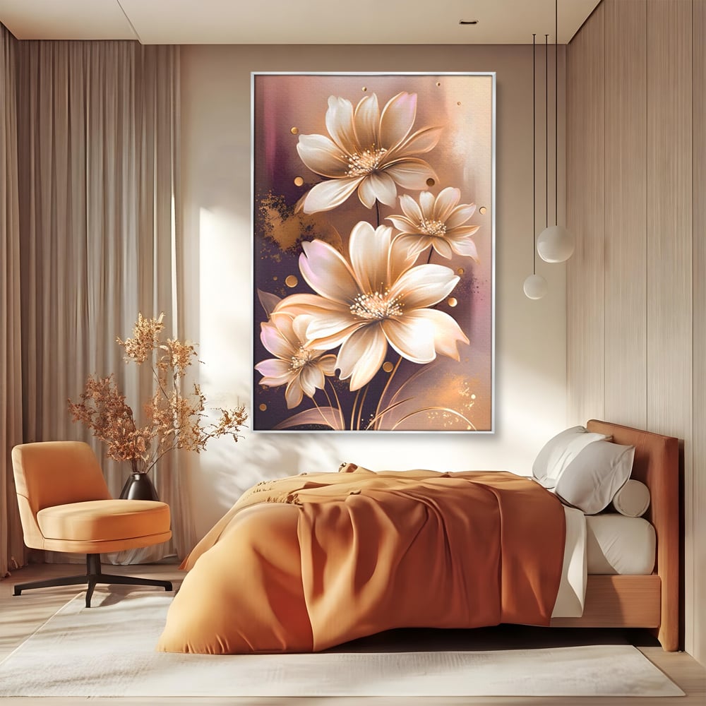 Tablou canvas cu tablou canvas cu flori aurii pe fond maro, in rama de aluminiu argintiu, pe perete intr-un dormitor